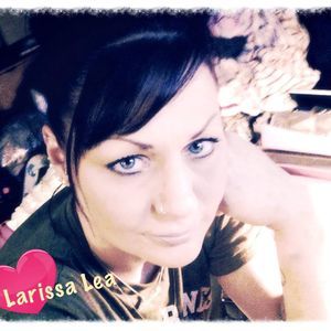 Meet your Posher, Larissa lea